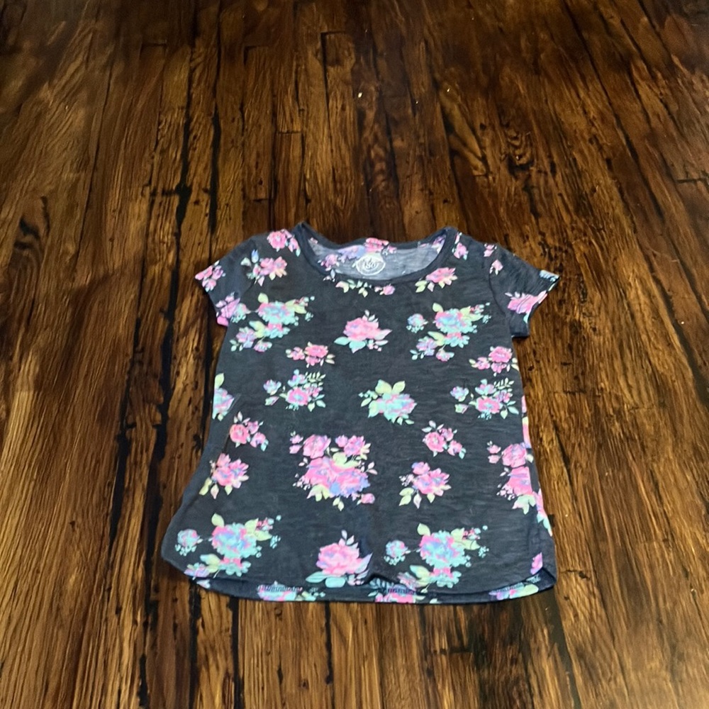 Girls floral SO tee